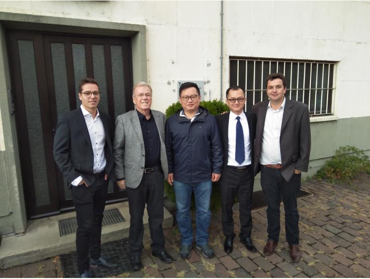 國(guó)外拜訪客人